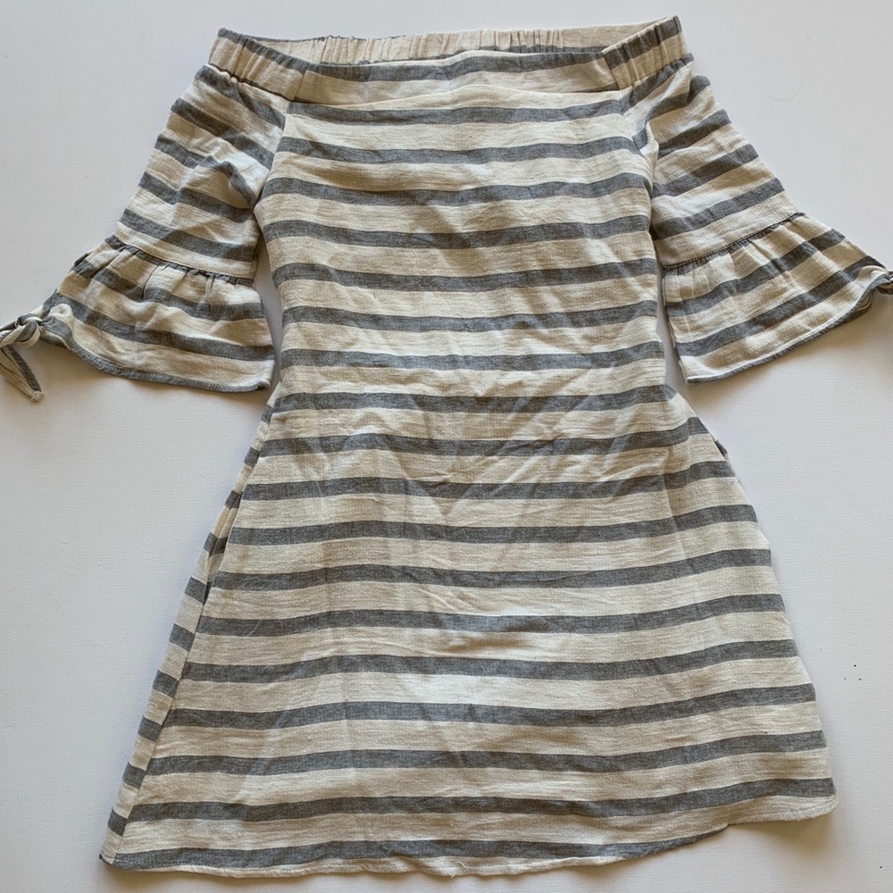 Listide striped off the shoulder dress size small